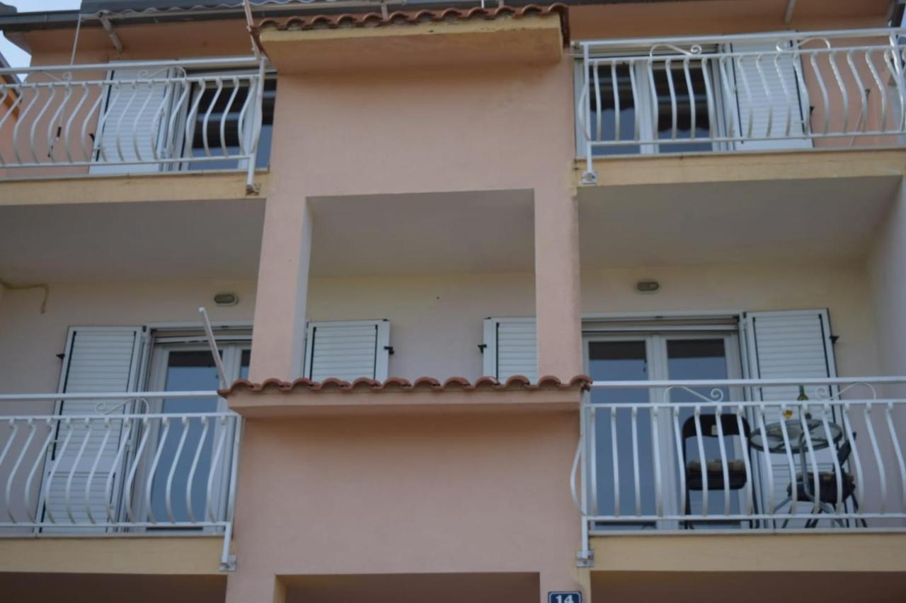 Apartments Marta Кастель-Нови Экстерьер фото