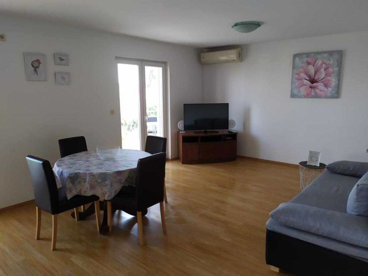 Apartments Marta Кастель-Нови Экстерьер фото